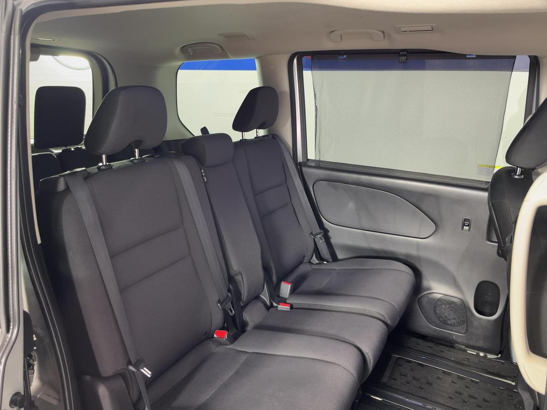Photo '19' of Nissan Serena