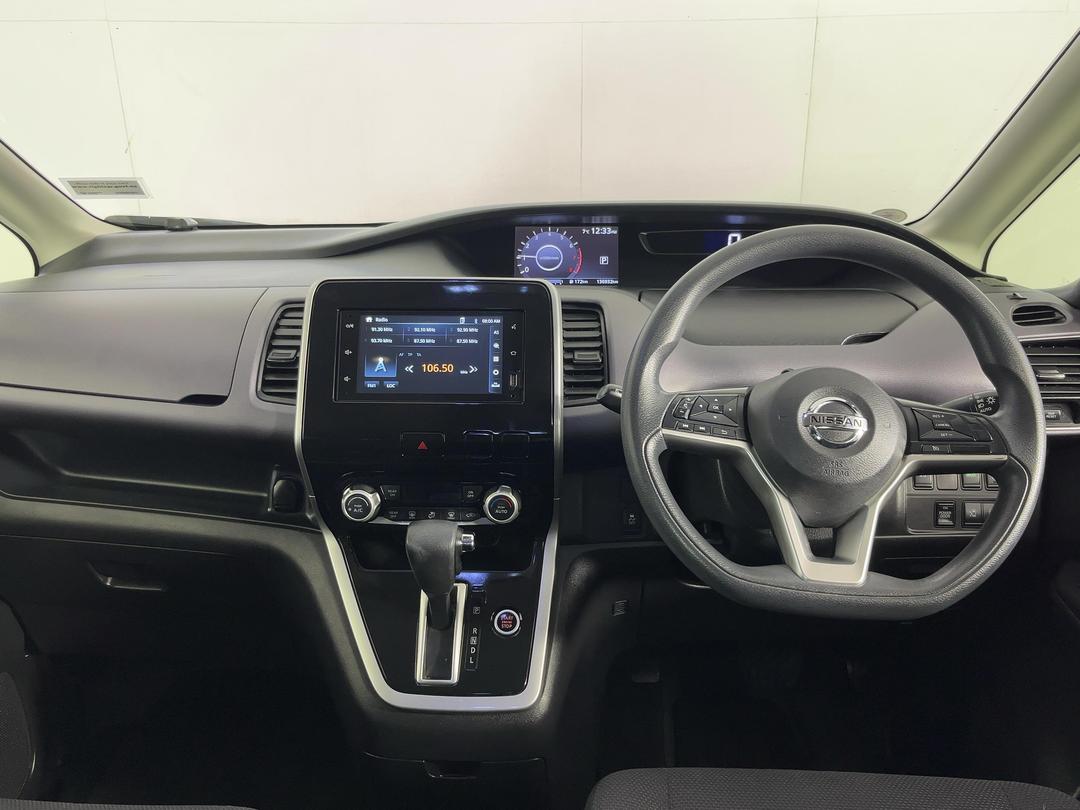 Photo '17' of Nissan Serena