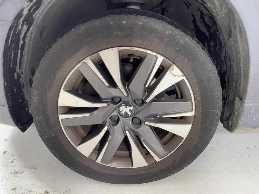 Photo '8' of Peugeot 2008 Allure Photo '8' of Peugeot 2008 Allure