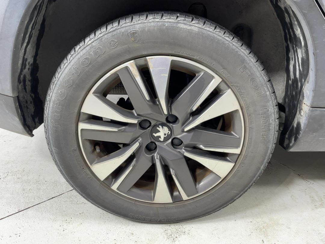 Photo '10' of Peugeot 2008 Allure Photo '10' of Peugeot 2008 Allure