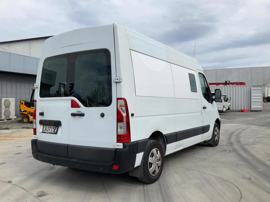 Photo '4' of Renault Master VAN L2H2 2.3D/6AM Van