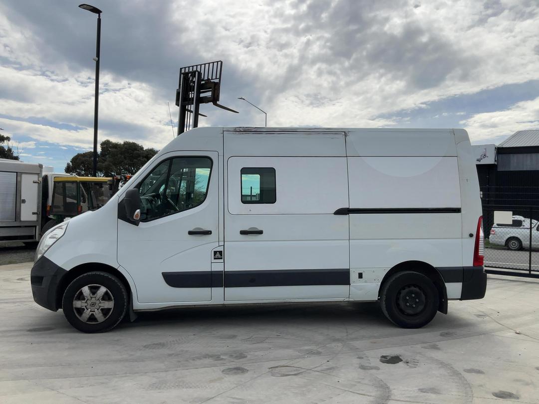 Photo '9' of Renault Master VAN L2H2 2.3D/6AM Van