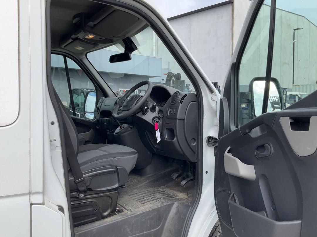 Photo '12' of Renault Master VAN L2H2 2.3D/6AM Van