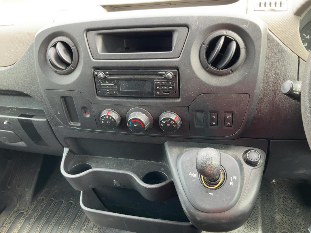 Photo '14' of Renault Master VAN L2H2 2.3D/6AM Van
