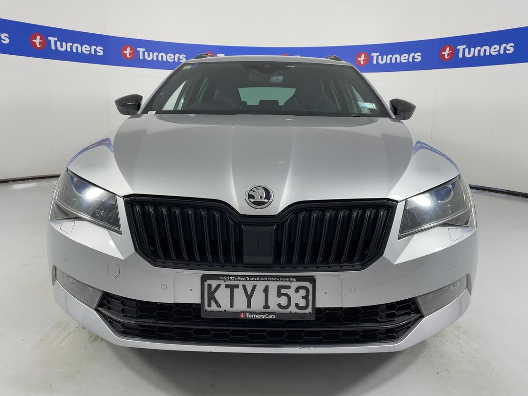 Photo '2' of Skoda Superb