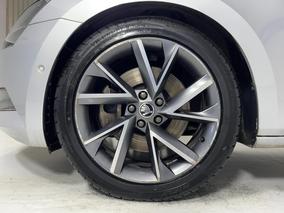 Photo '10' of Skoda Superb