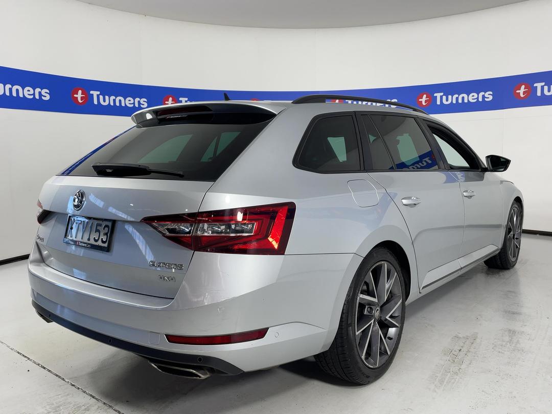 Photo '7' of Skoda Superb