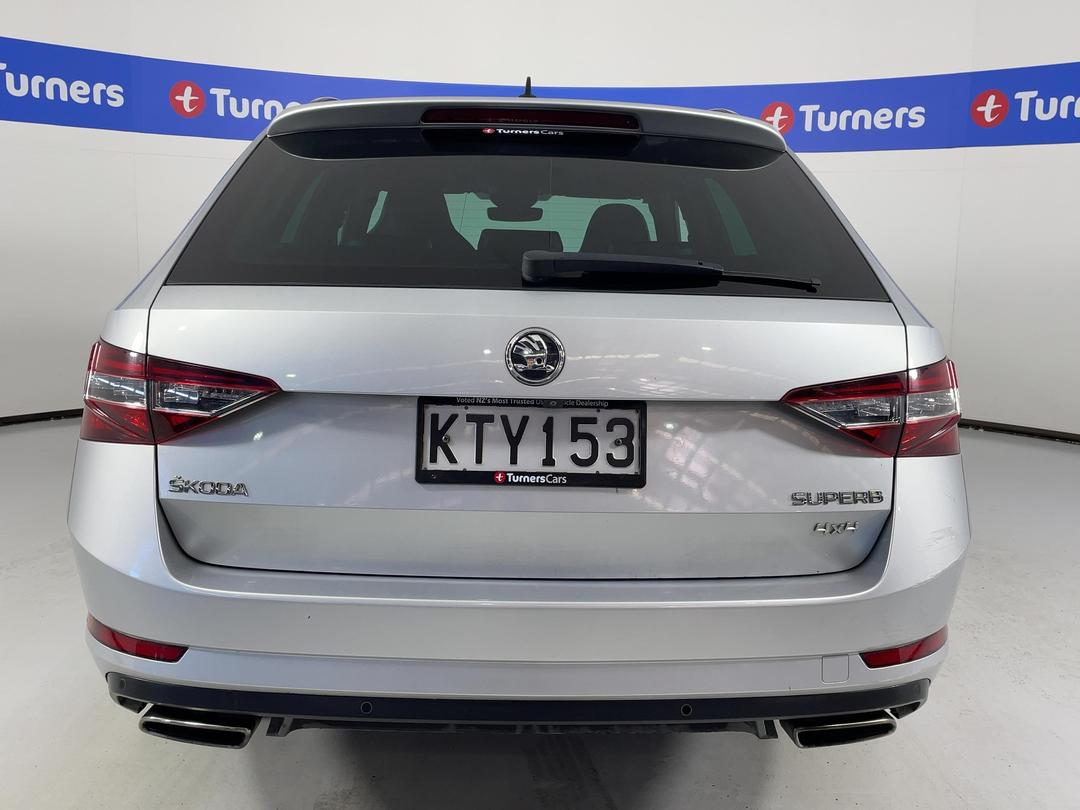 Photo '6' of Skoda Superb