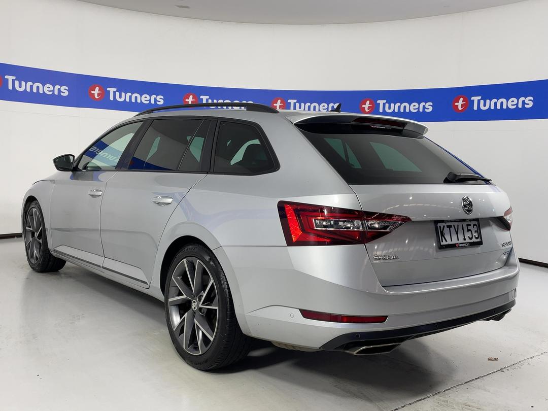 Photo '5' of Skoda Superb