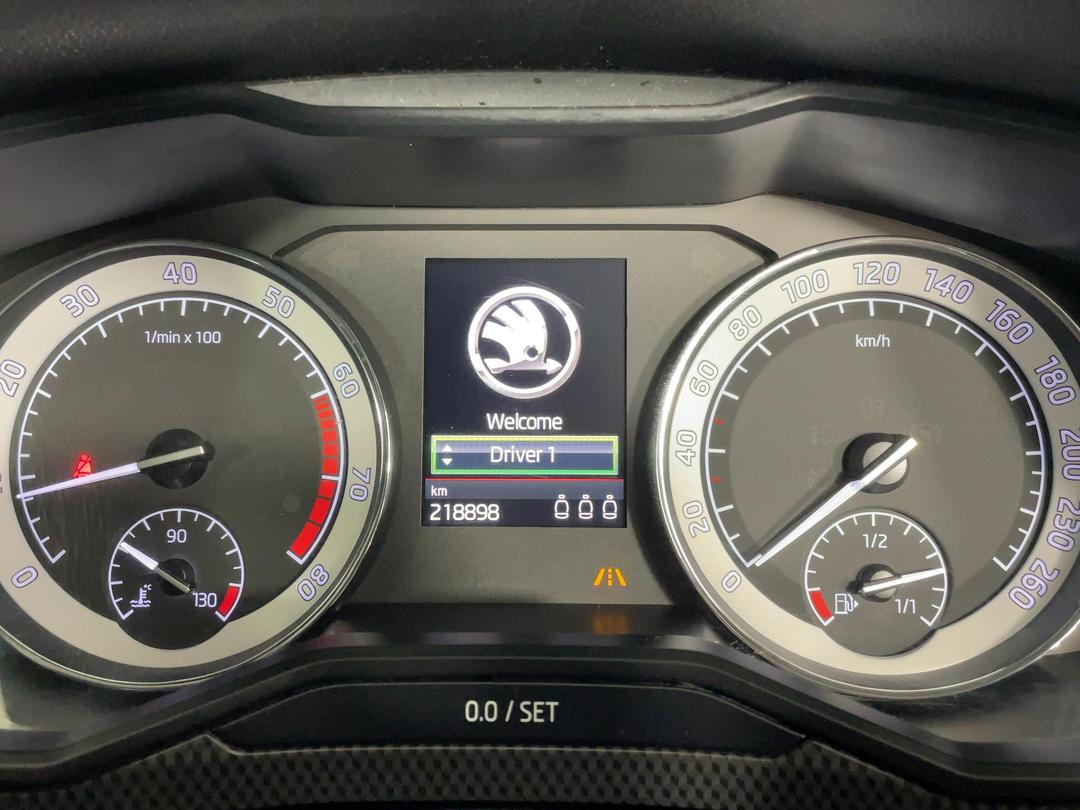 Photo '21' of Skoda Superb