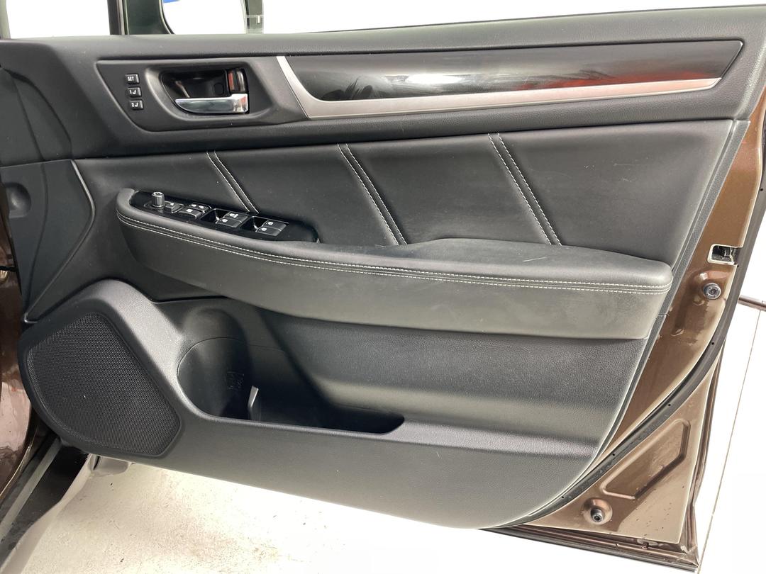 Photo '15' of Subaru Outback