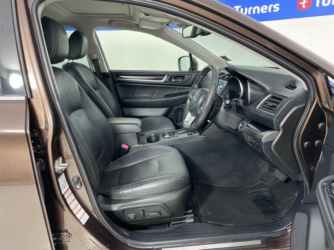 Photo '16' of Subaru Outback