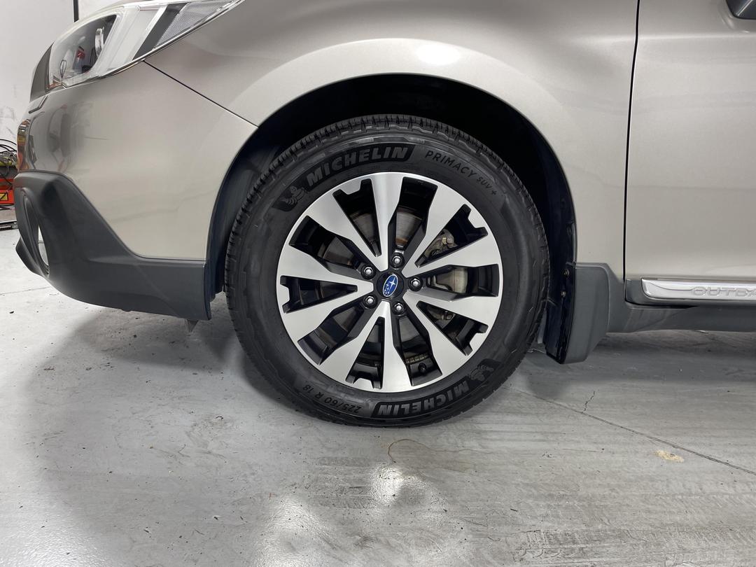 Photo '10' of Subaru Outback