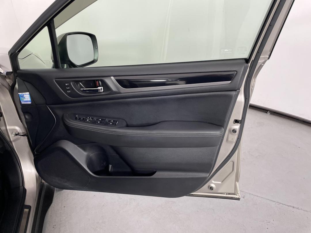 Photo '15' of Subaru Outback