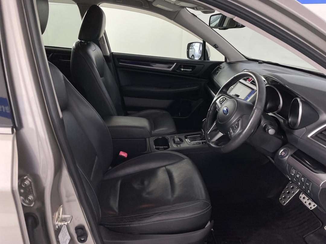 Photo '16' of Subaru Outback