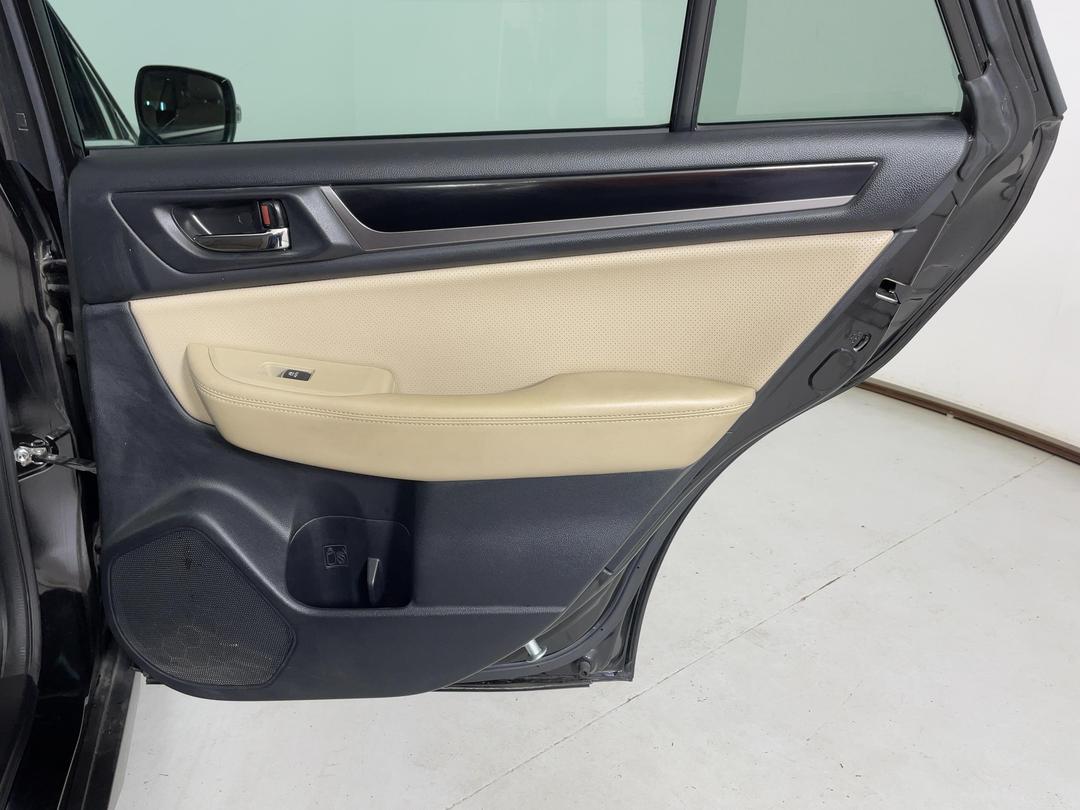 Photo '19' of Subaru Outback