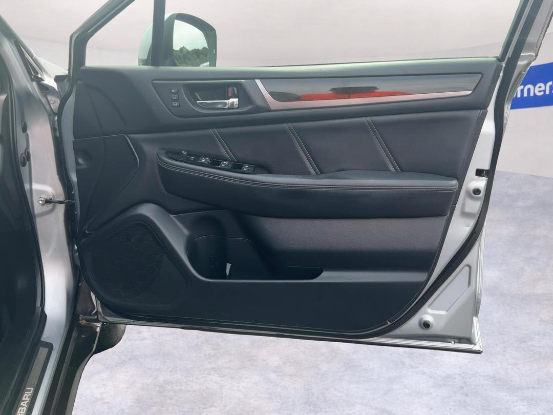 Photo '15' of Subaru Outback