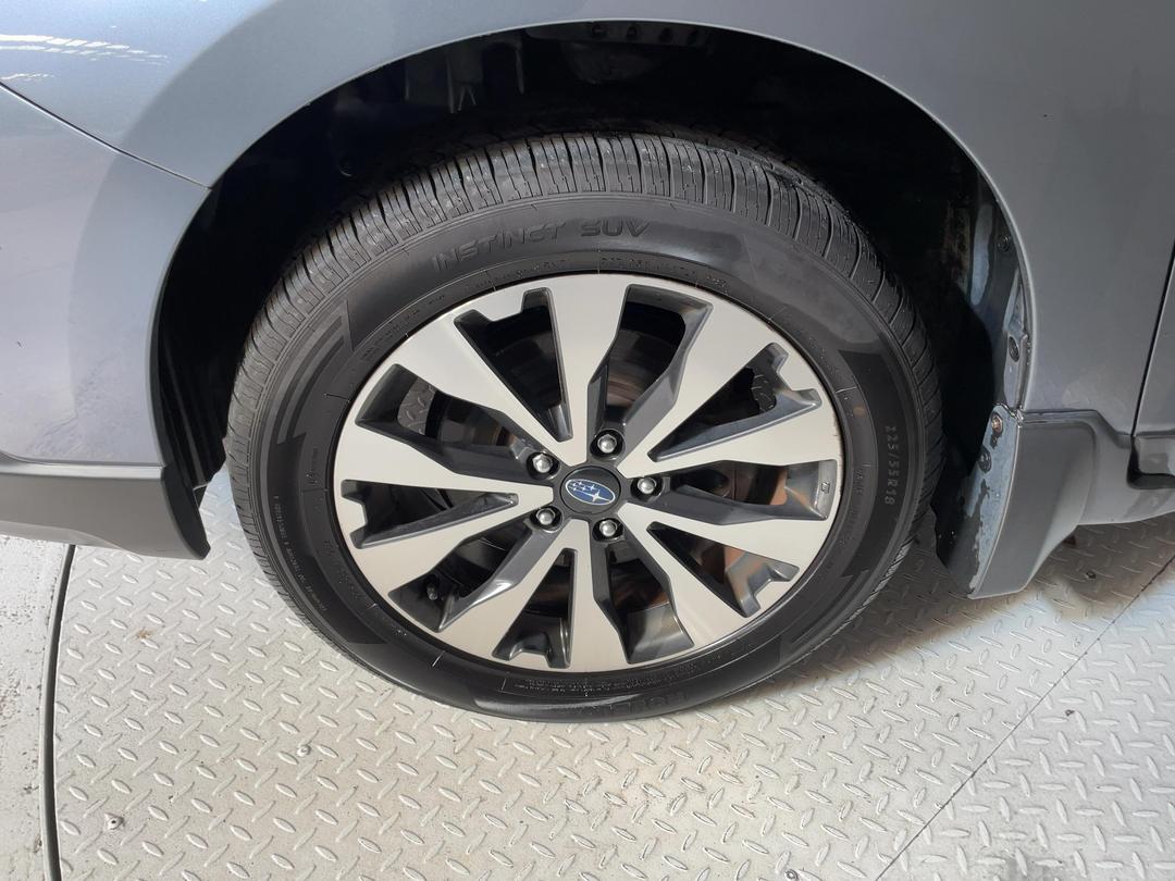 Photo '10' of Subaru Outback