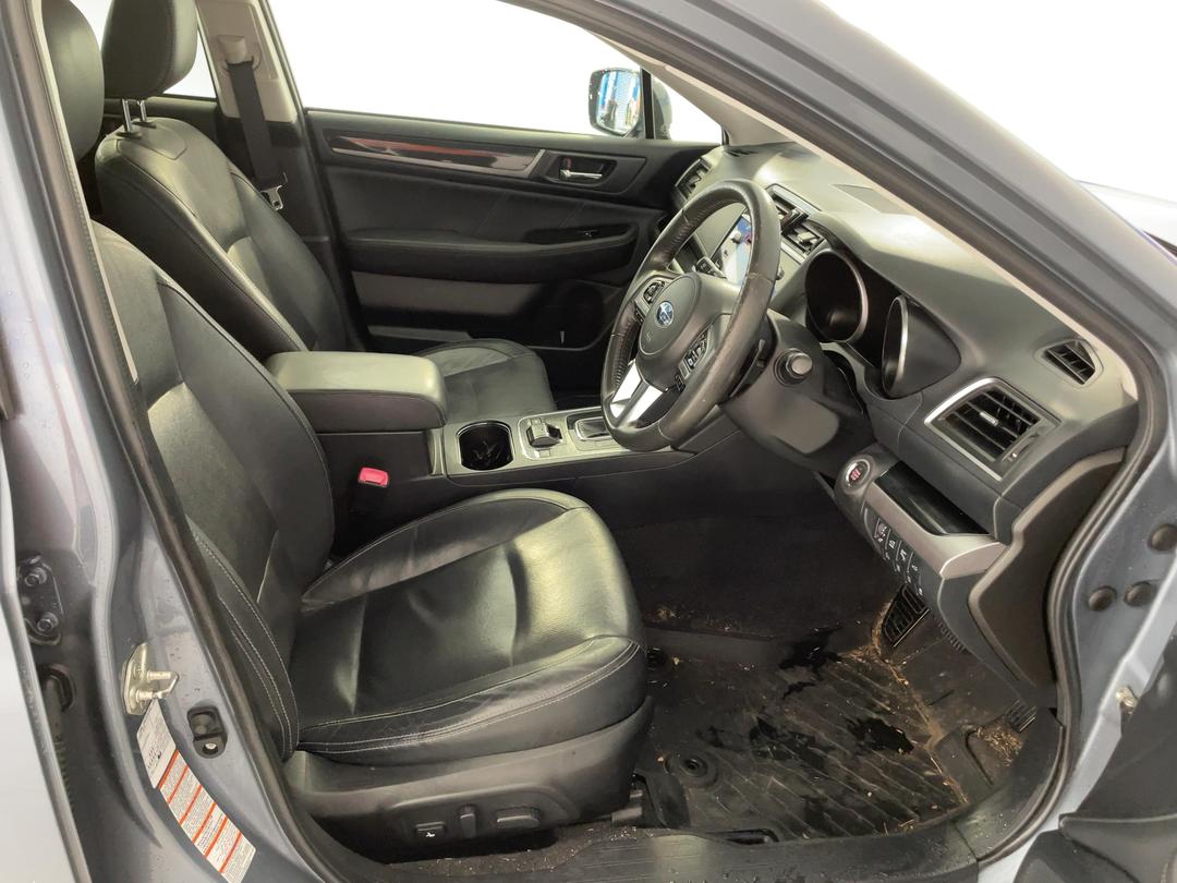 Photo '16' of Subaru Outback