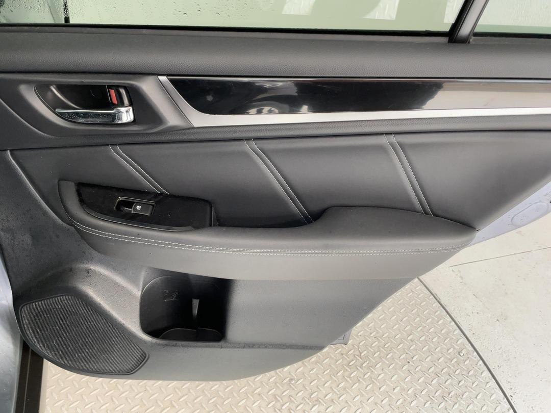 Photo '19' of Subaru Outback