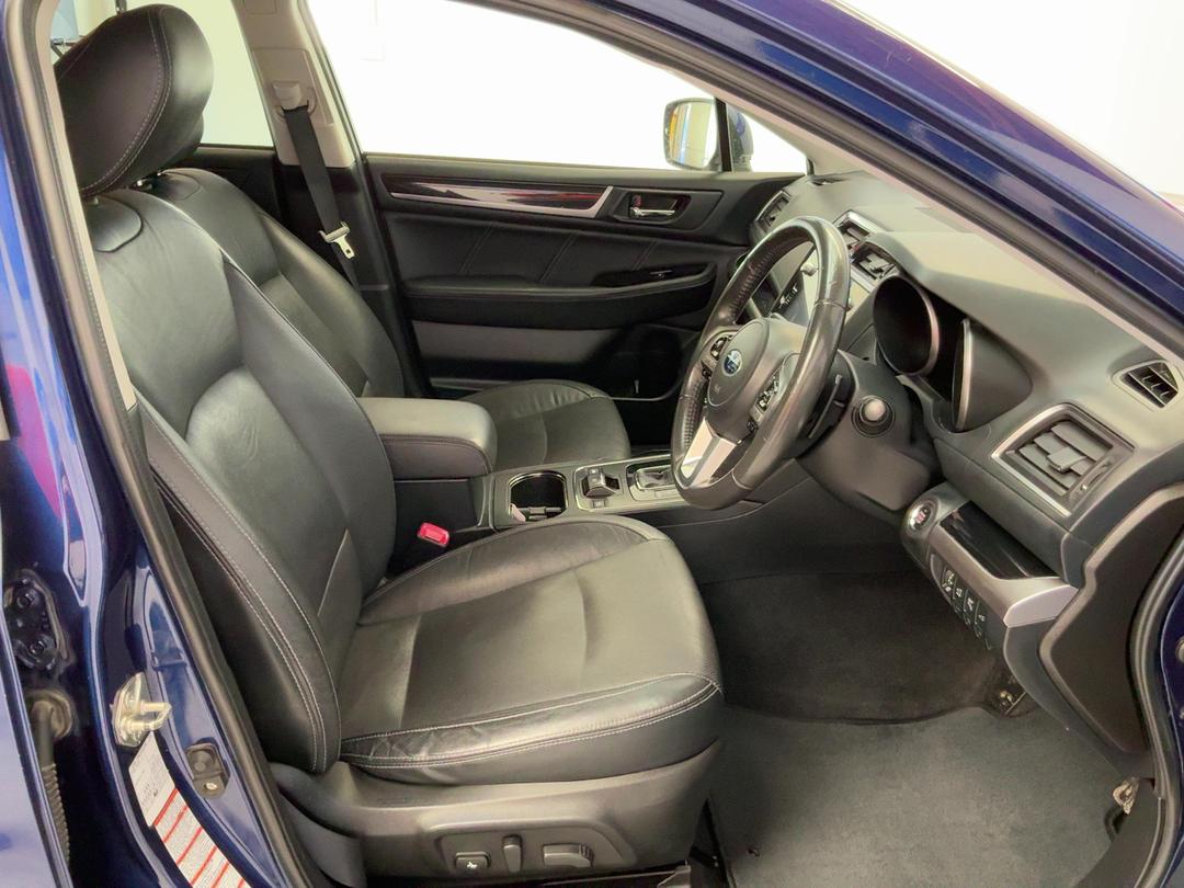 Photo '16' of Subaru Outback