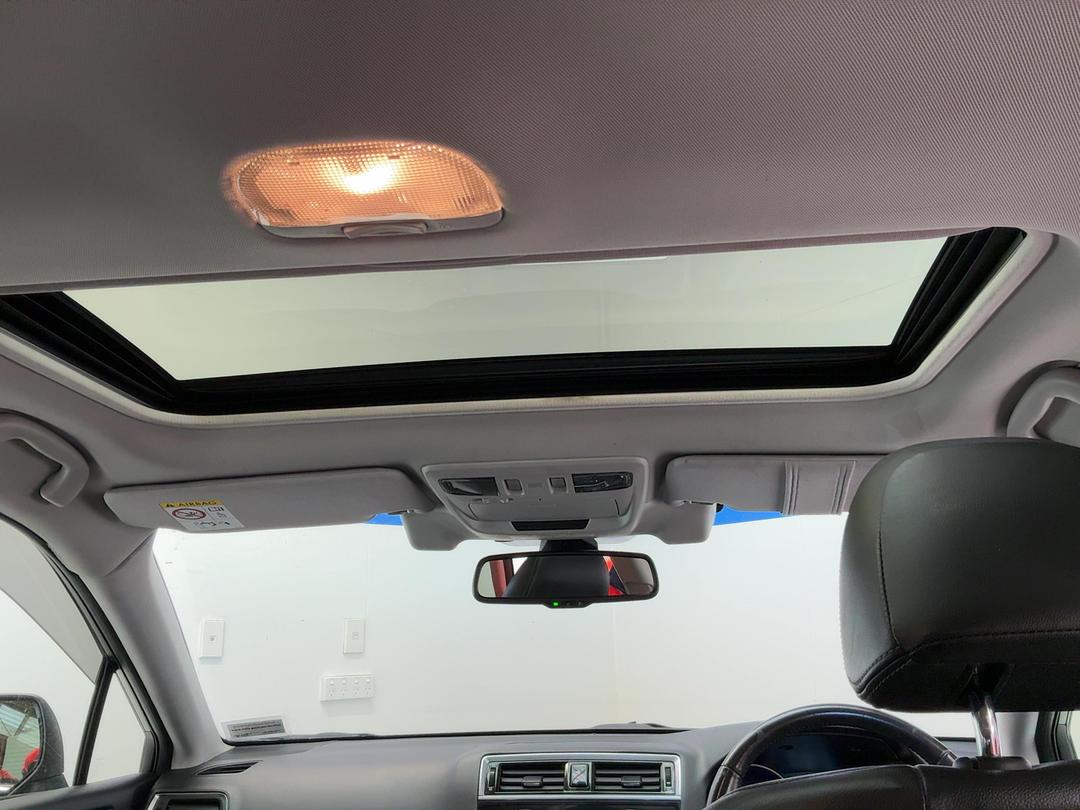 Photo '24' of Subaru Outback