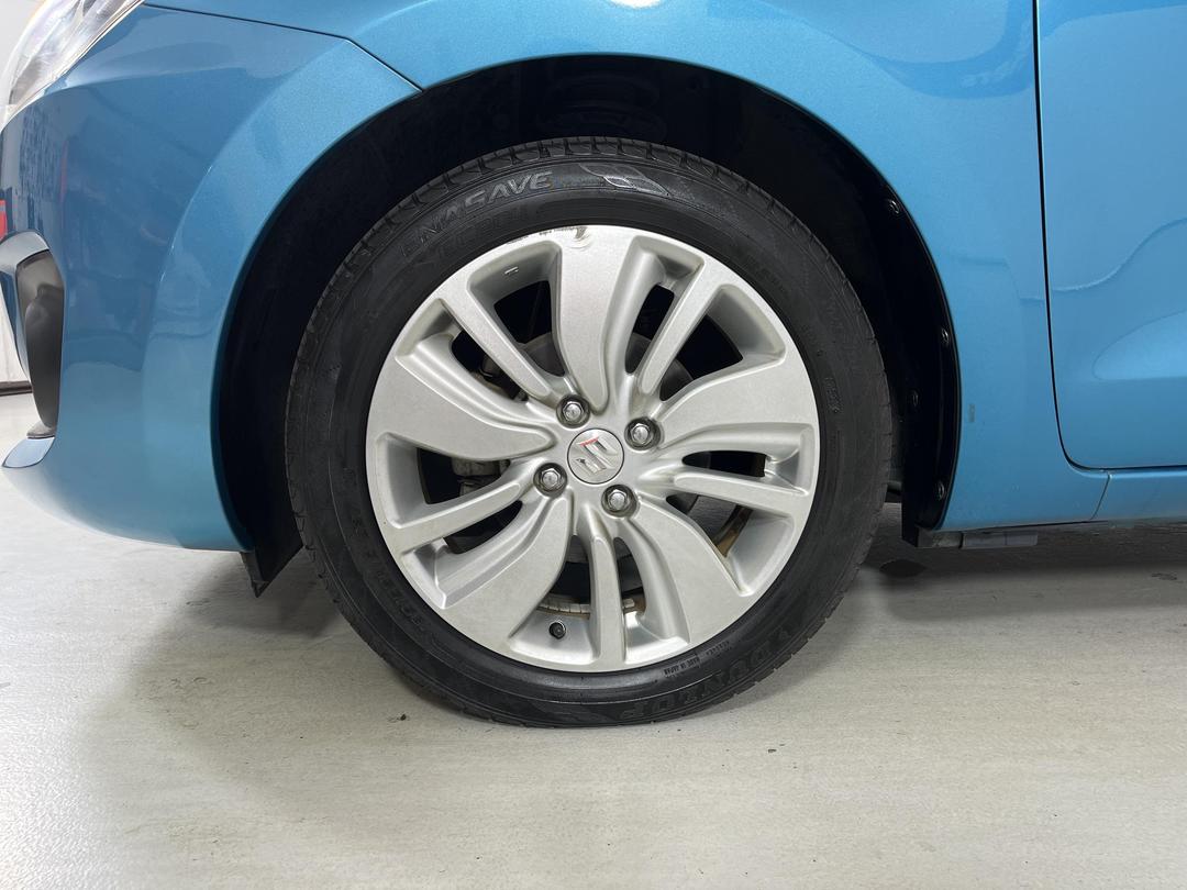 Photo '10' of Suzuki Swift