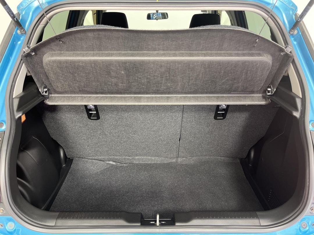 Photo '14' of Suzuki Swift