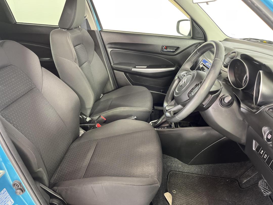 Photo '16' of Suzuki Swift