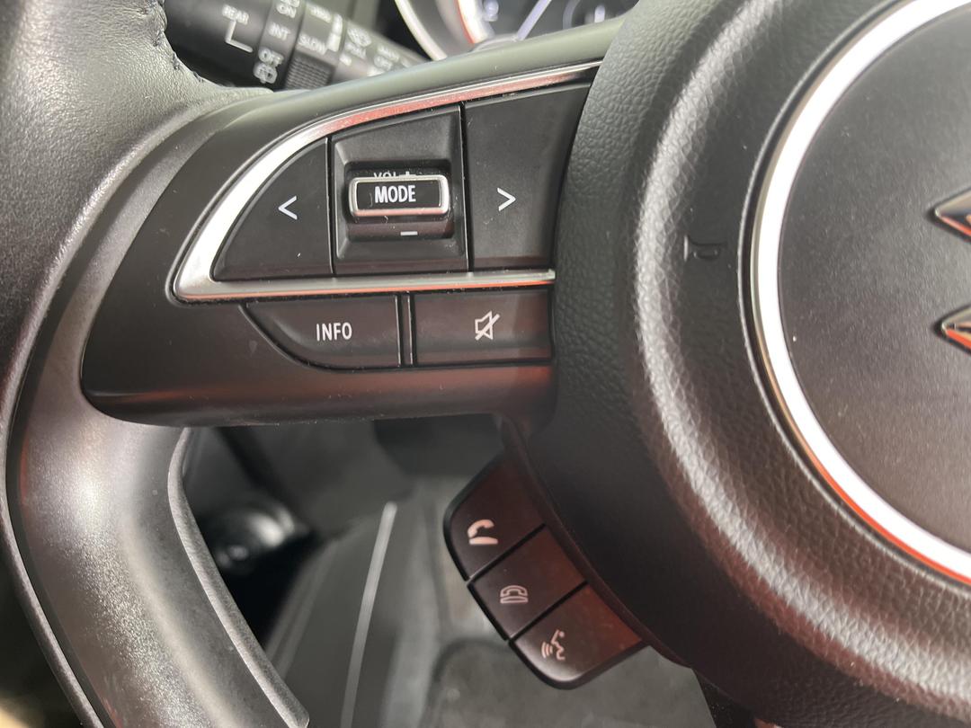 Photo '24' of Suzuki Swift