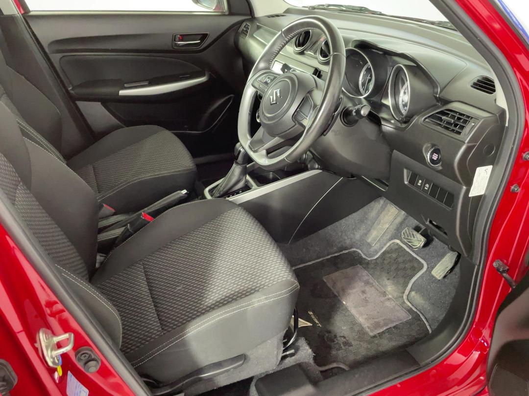 Photo '16' of Suzuki Swift
