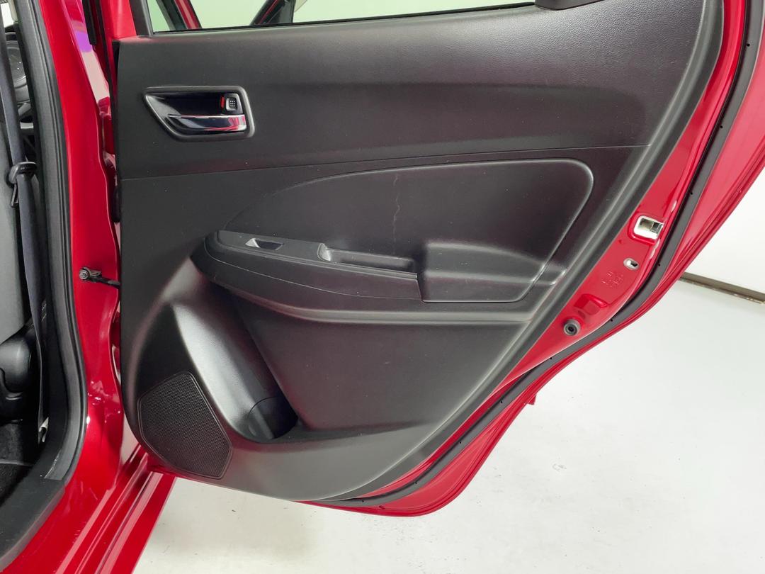 Photo '19' of Suzuki Swift