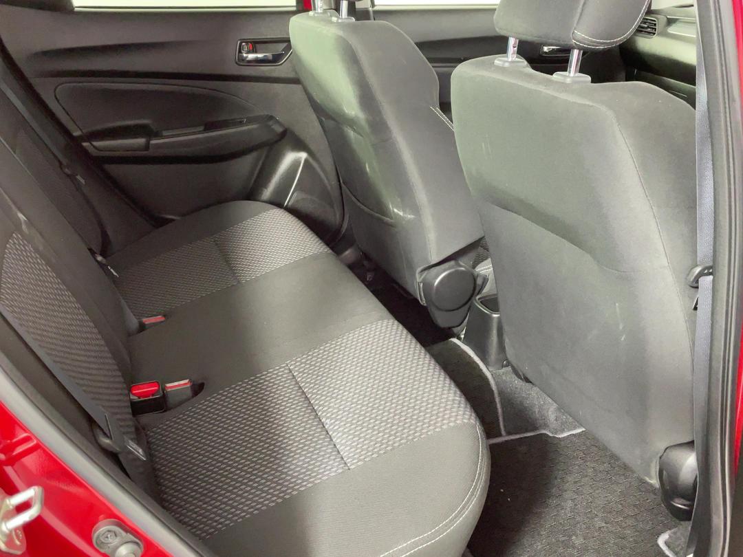 Photo '20' of Suzuki Swift
