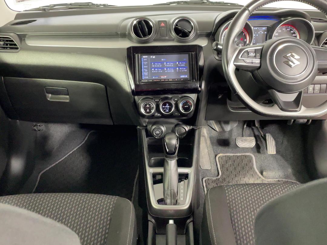 Photo '17' of Suzuki Swift