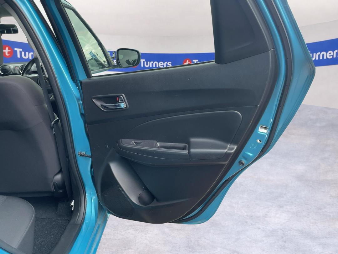 Photo '19' of Suzuki Swift