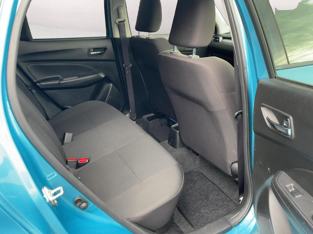 Photo '20' of Suzuki Swift