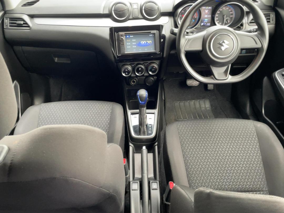 Photo '18' of Suzuki Swift