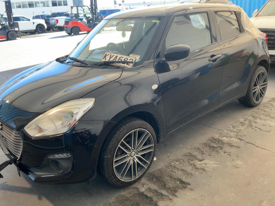 Photo '3' of Suzuki Swift GLC Photo '3' of Suzuki Swift GLC