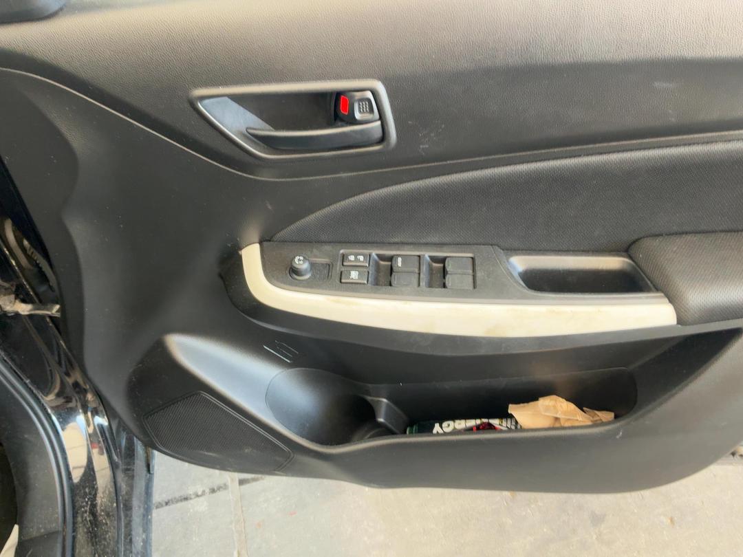 Photo '7' of Suzuki Swift GLC Photo '7' of Suzuki Swift GLC