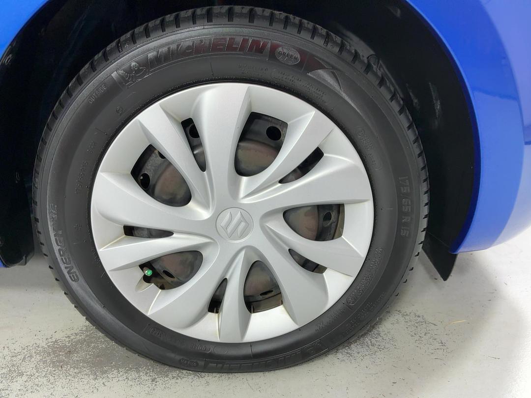 Photo '9' of Suzuki Swift