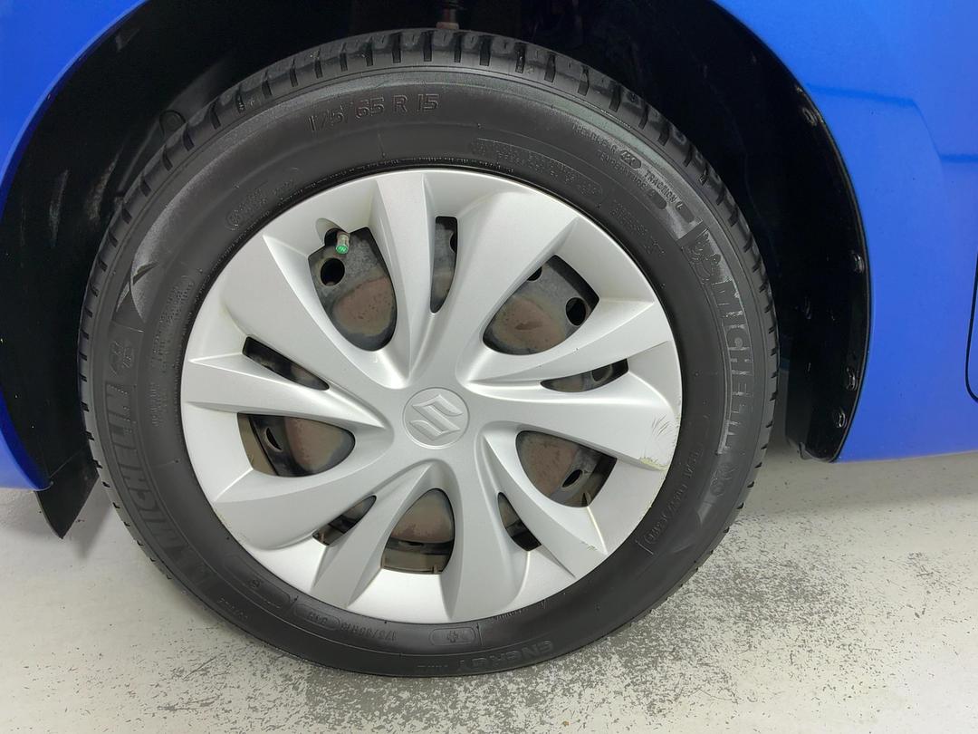 Photo '10' of Suzuki Swift
