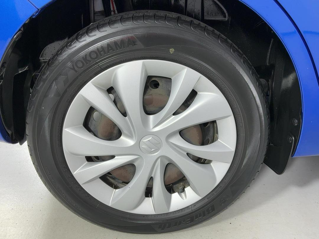 Photo '12' of Suzuki Swift