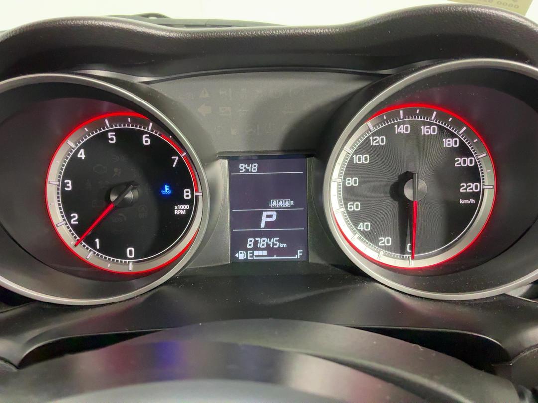 Photo '21' of Suzuki Swift
