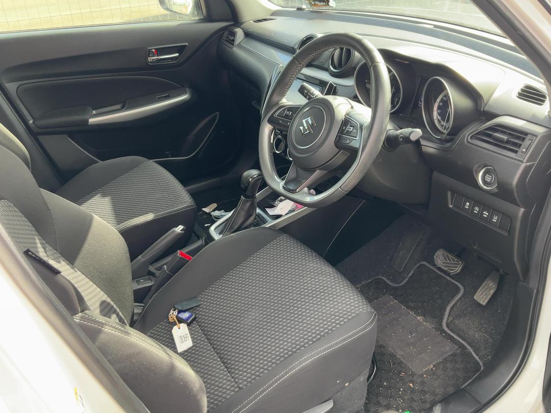 Photo '12' of Suzuki Swift Photo '12' of Suzuki Swift