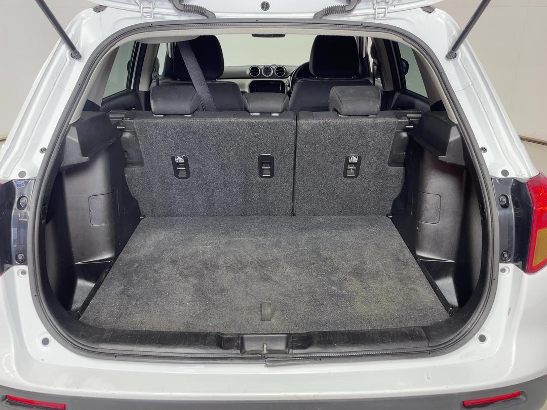 Photo '14' of Suzuki Vitara