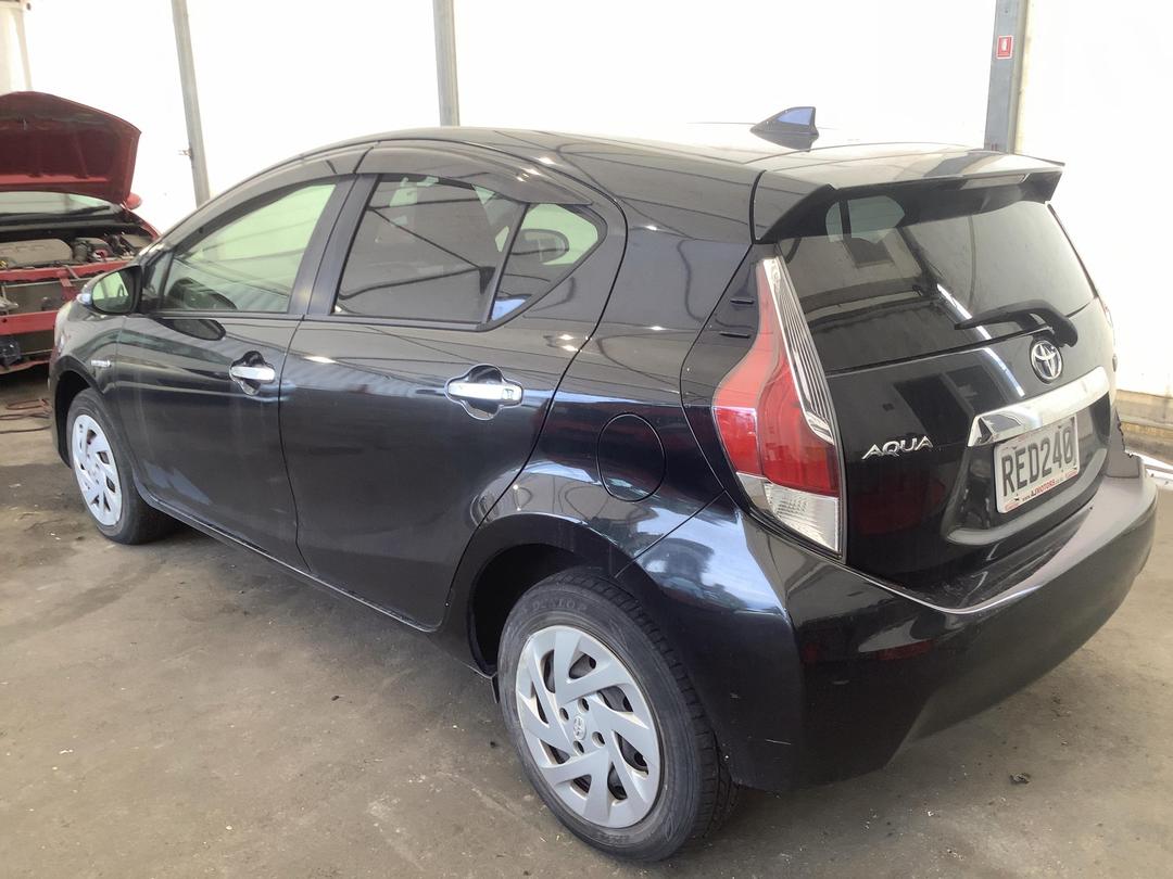 Photo '6' of Toyota Aqua