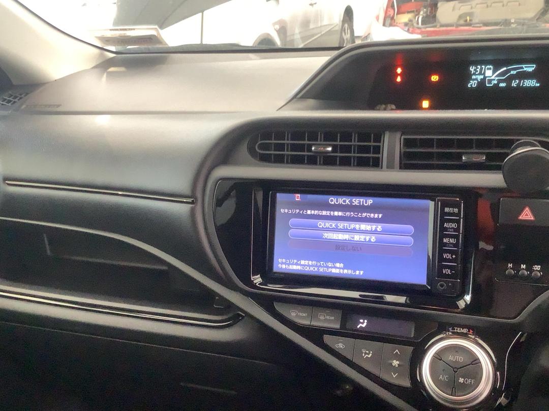 Photo '16' of Toyota Aqua