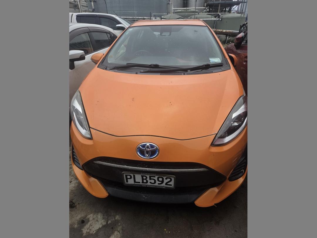 Photo '2' of Toyota Aqua Hybrid