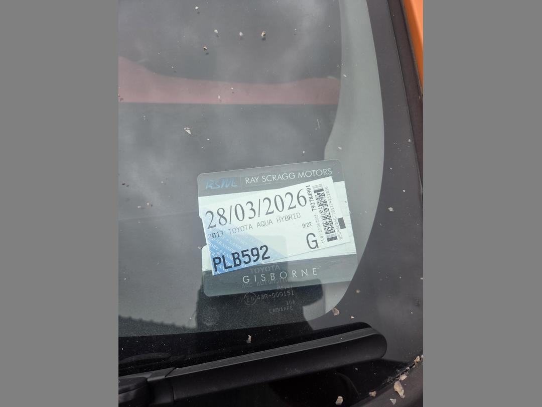 Photo '9' of Toyota Aqua Hybrid