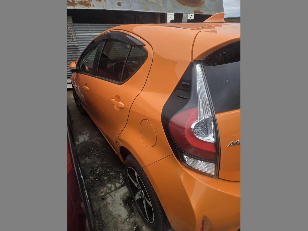 Photo '8' of Toyota Aqua Hybrid